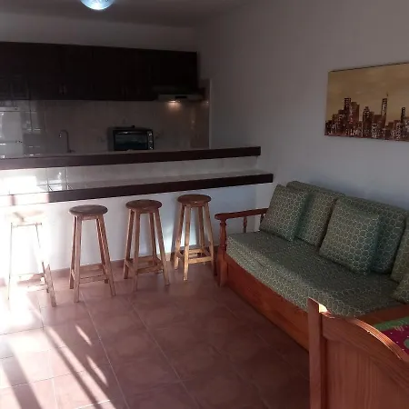 Amarilla Bay 112 *